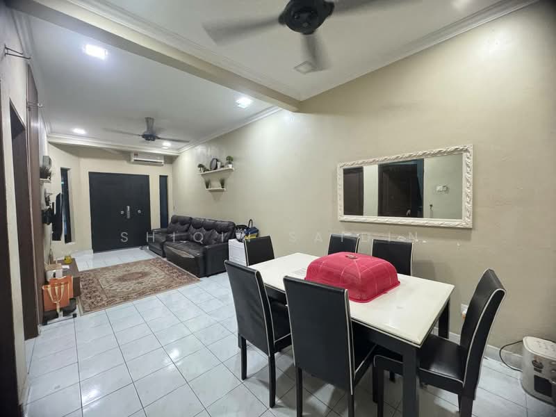 Rumah Teres 1-Tingkat untuk Dijual di Seksyen 30 (Shah Alam) - Shiqin Saidin - Living Room - PropertyGuru.com.my