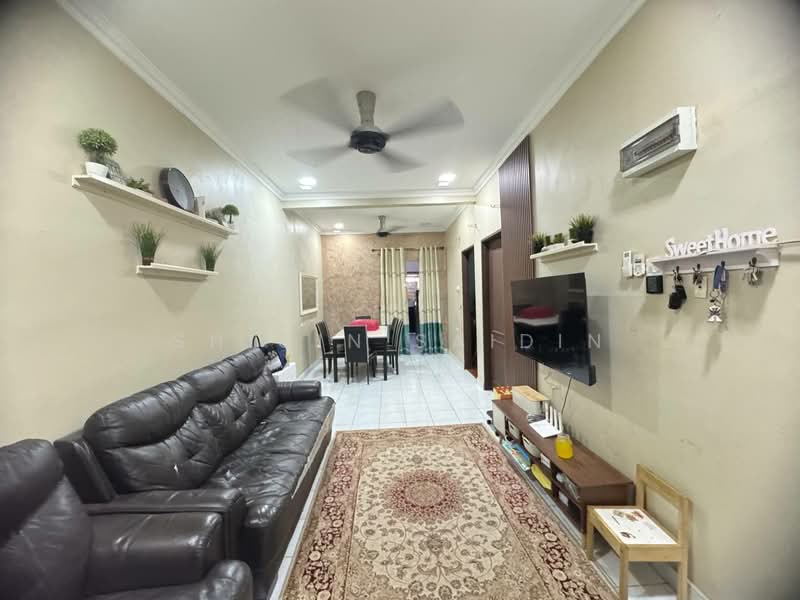 Rumah Teres 1-Tingkat untuk Dijual di Seksyen 30 (Shah Alam) - Shiqin Saidin - Living Room - PropertyGuru.com.my