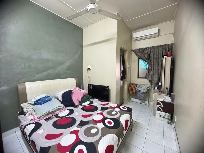 Rumah Teres 1-Tingkat untuk Dijual di Seksyen 30 (Shah Alam) - Shiqin Saidin - Bedroom - PropertyGuru.com.my