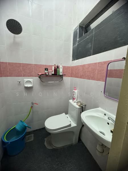 Rumah Teres 1-Tingkat untuk Dijual di Seksyen 30 (Shah Alam) - Shiqin Saidin - Bathroom - PropertyGuru.com.my