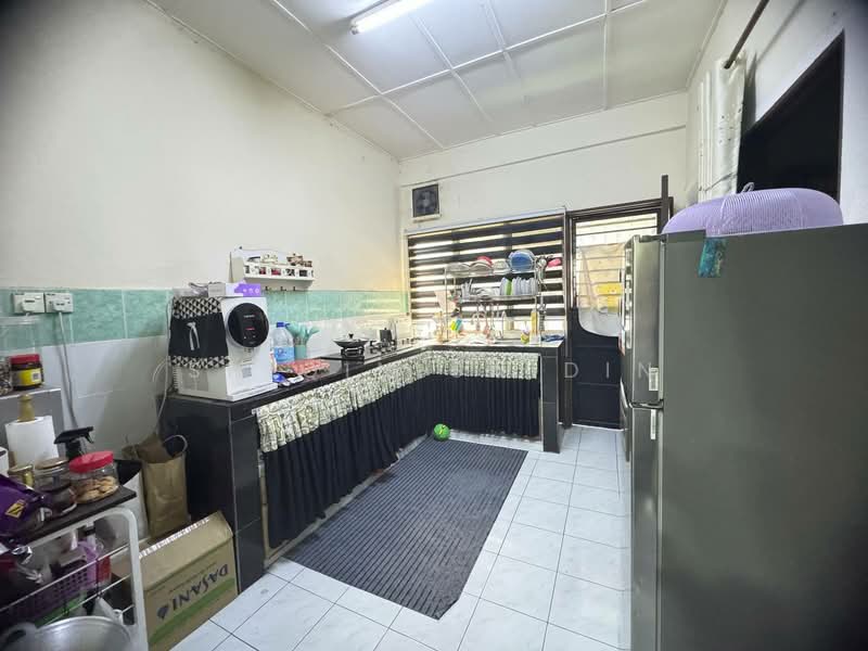 Rumah Teres 1-Tingkat untuk Dijual di Seksyen 30 (Shah Alam) - Shiqin Saidin - Kitchen - PropertyGuru.com.my