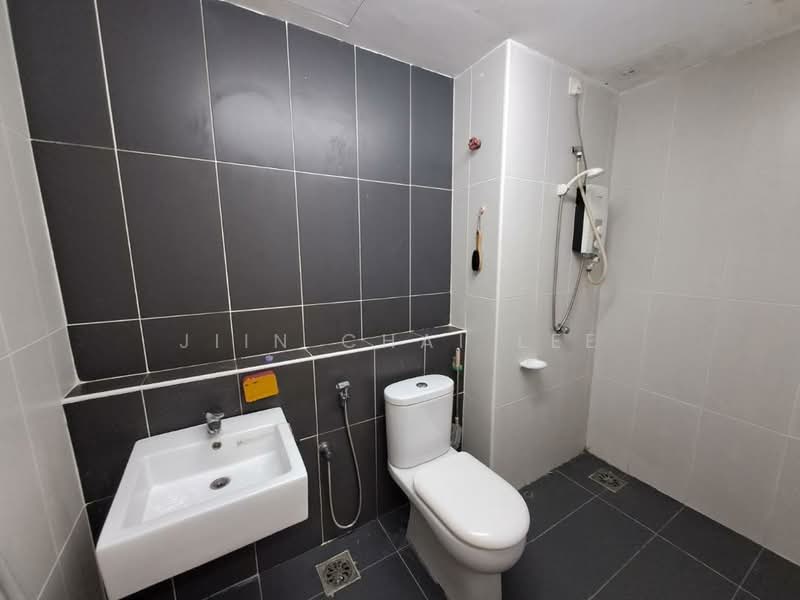 Service Residence for Sale at The Garden Residences - Jiin Chai Lee - Bathroom - PropertyGuru.com.my
