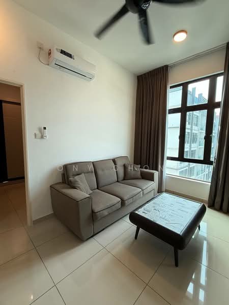 Kediaman Servis untuk Disewa di D'Summit Residences - Tony Chong - Living Room - PropertyGuru.com.my