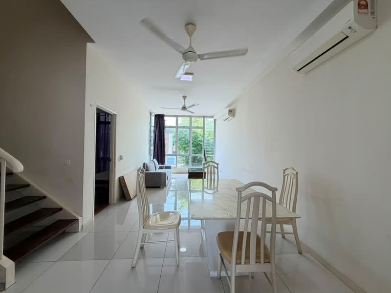 Rumah Bandar untuk Disewa di Taman Sutera Utama (Skudai) - Jin Teok - Living Room - PropertyGuru.com.my