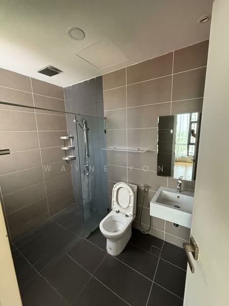Kondominium untuk Dijual di Urbana Residences - Wayne Yong - Bathroom - PropertyGuru.com.my