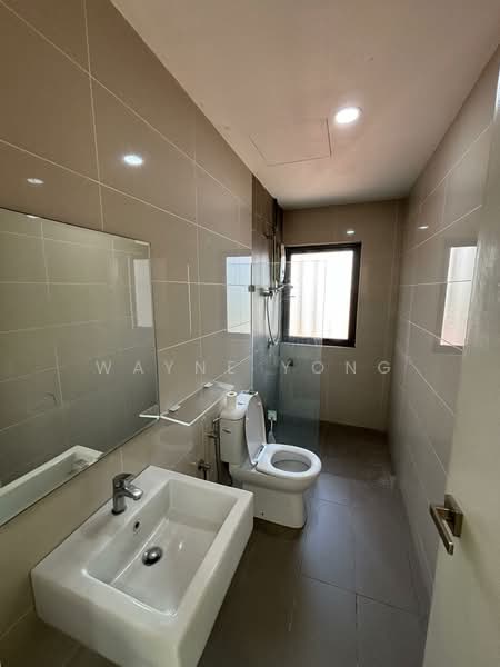 Kondominium untuk Dijual di Urbana Residences - Wayne Yong - Bathroom - PropertyGuru.com.my