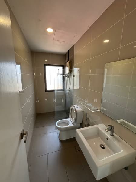 Kondominium untuk Dijual di Urbana Residences - Wayne Yong - Bathroom - PropertyGuru.com.my
