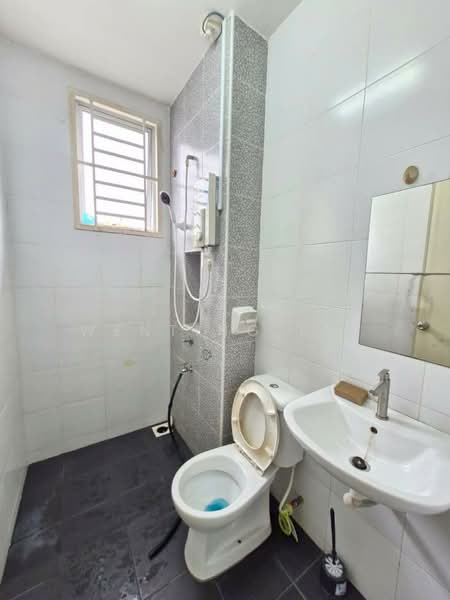 2-storey Terraced House for Sale in Taman Desa Tebrau (Tebrau) - Wenting Lee - Bathroom - PropertyGuru.com.my