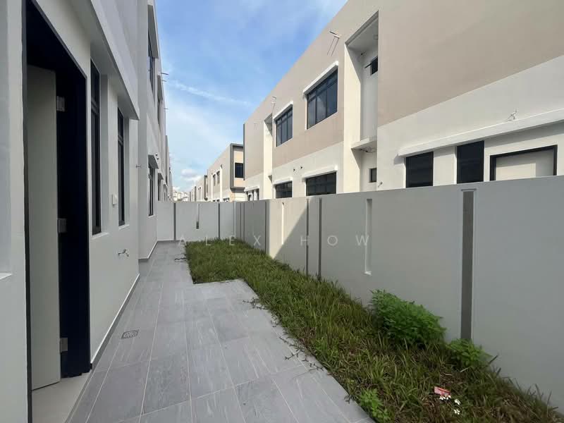 Rumah Berkembar untuk Dijual di Taman Sutera Utama (Skudai) - Alex How - Exterior - PropertyGuru.com.my