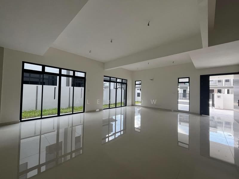 Rumah Berkembar untuk Dijual di Taman Sutera Utama (Skudai) - Alex How - Living Room - PropertyGuru.com.my
