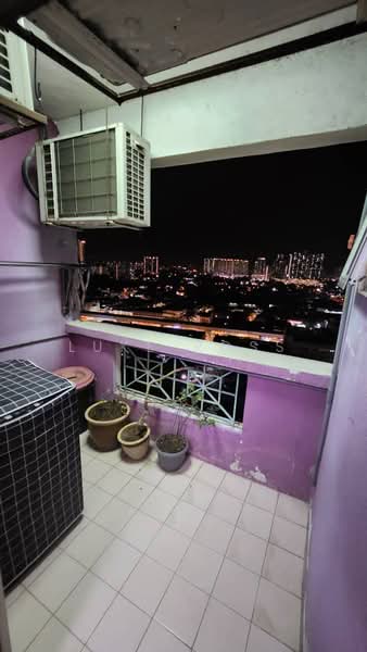 Kondominium untuk Disewa di Pelangi Indah Condominium - Luke Ross - Balcony - PropertyGuru.com.my