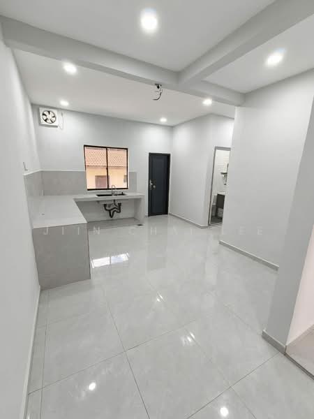 2-storey Terraced House for Sale in Bukit Indah 2 (Iskandar Puteri (Nusajaya)) - Jiin Chai Lee - Kitchen - PropertyGuru.com.my