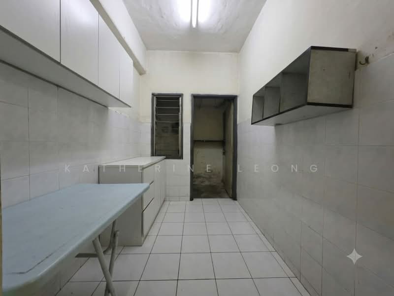 Pangsapuri untuk Dijual di Pangsapuri Kasturi Tiara - Katherine Leong - Kitchen - PropertyGuru.com.my