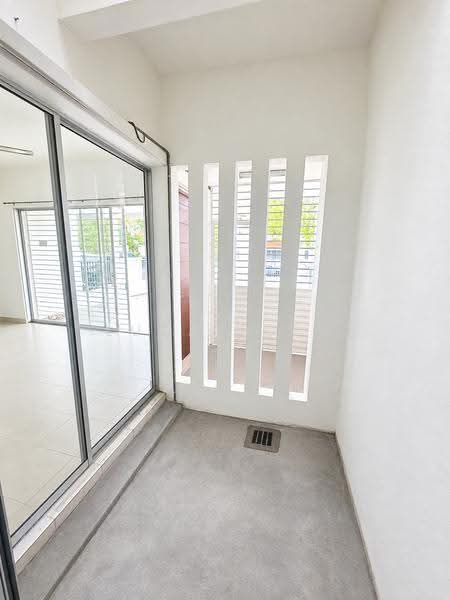 2-storey Terraced House for Sale in Bandar Seri Coalfields (Sungai Buloh) - Lucas Loh - Balcony - PropertyGuru.com.my