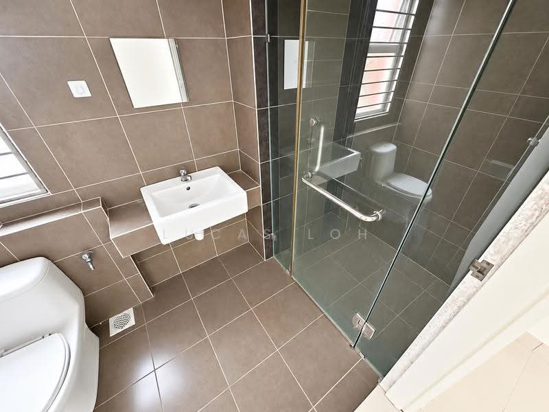 2-storey Terraced House for Sale in Bandar Seri Coalfields (Sungai Buloh) - Lucas Loh - Bathroom - PropertyGuru.com.my