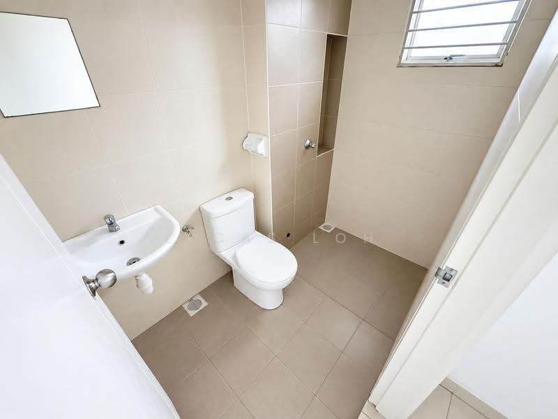 2-storey Terraced House for Sale in Bandar Seri Coalfields (Sungai Buloh) - Lucas Loh - Bathroom - PropertyGuru.com.my