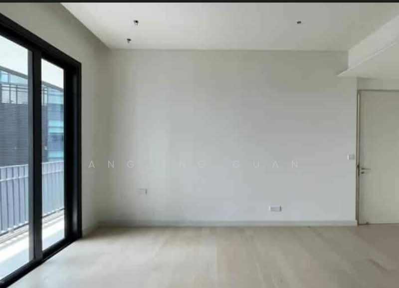 Kediaman Servis untuk Dijual di KR7 Residences - Ang Eng Guan - Balcony - PropertyGuru.com.my