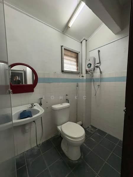 2-storey Terraced House for Sale in Pandan Indah (Ampang) - Loh KC - Bathroom - PropertyGuru.com.my