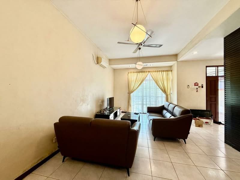 2-storey Terraced House for Sale in Johor Bahru (Johor) - Eva Siow - Living Room - PropertyGuru.com.my