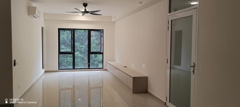 Kediaman Servis untuk Dijual di D'Clover Residences - Ong SK - Living Room - PropertyGuru.com.my