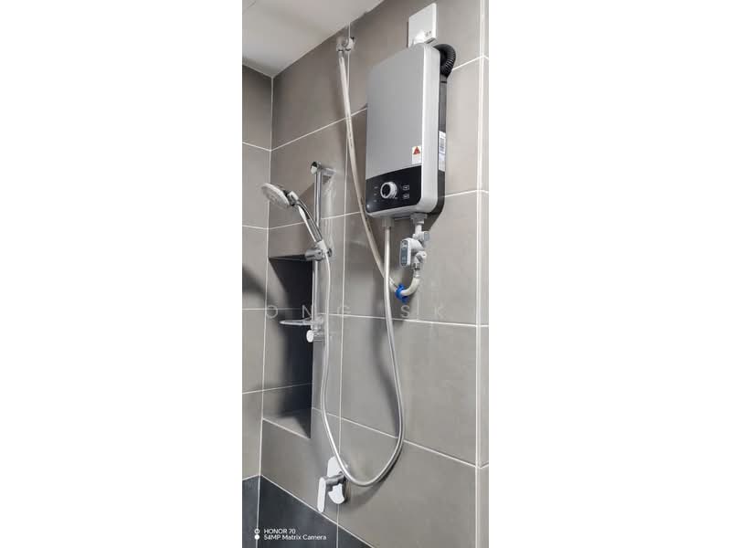Kediaman Servis untuk Dijual di D'Clover Residences - Ong SK - Bathroom - PropertyGuru.com.my