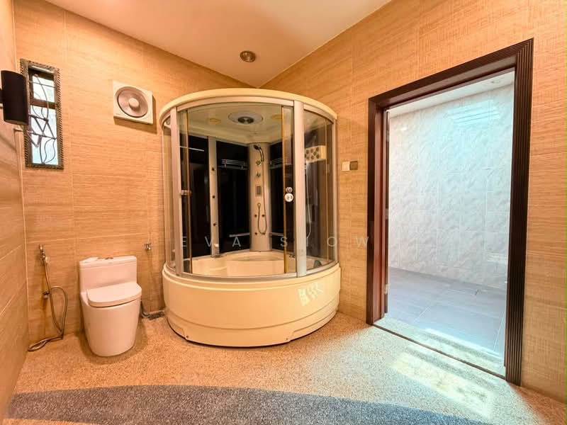 Semi-Detached House for Sale in Taman Impian Emas (Skudai) - Eva Siow - Bathroom - PropertyGuru.com.my
