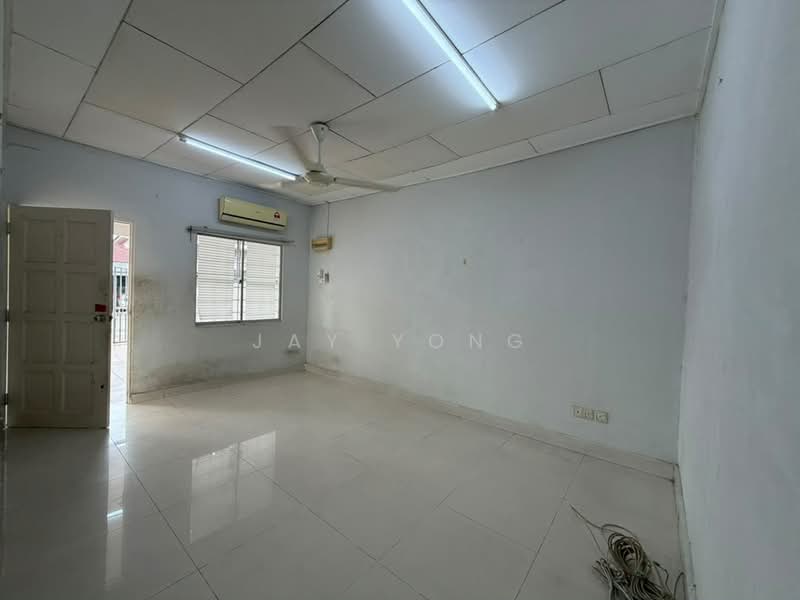 1-storey Terraced House for Sale in Kepong (Kuala Lumpur) - Jay Yong - Living Room - PropertyGuru.com.my