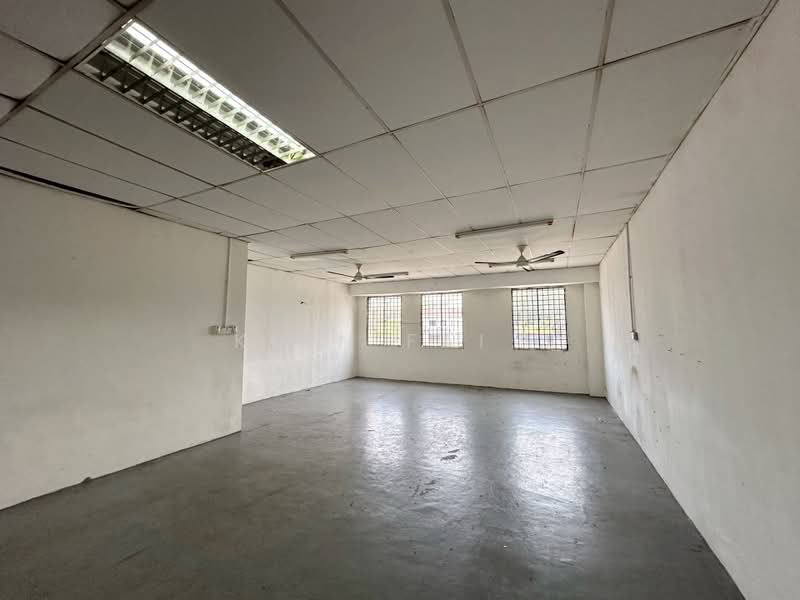 Shop for Rent in Taman Cheng Baru (Cheng) - Khin Fai . - Interior - PropertyGuru.com.my