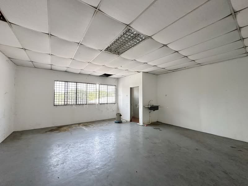 Shop for Rent in Taman Cheng Baru (Cheng) - Khin Fai . - Interior - PropertyGuru.com.my