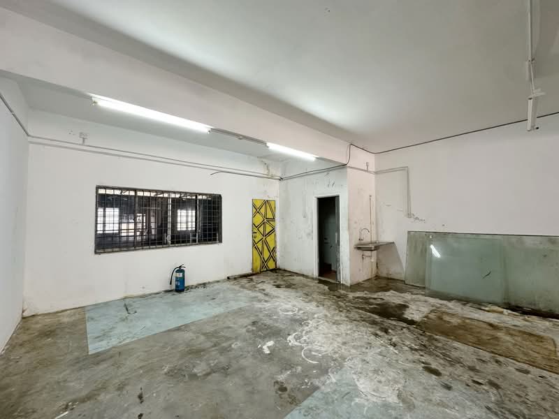Shop for Rent in Taman Cheng Baru (Cheng) - Khin Fai . - Interior - PropertyGuru.com.my