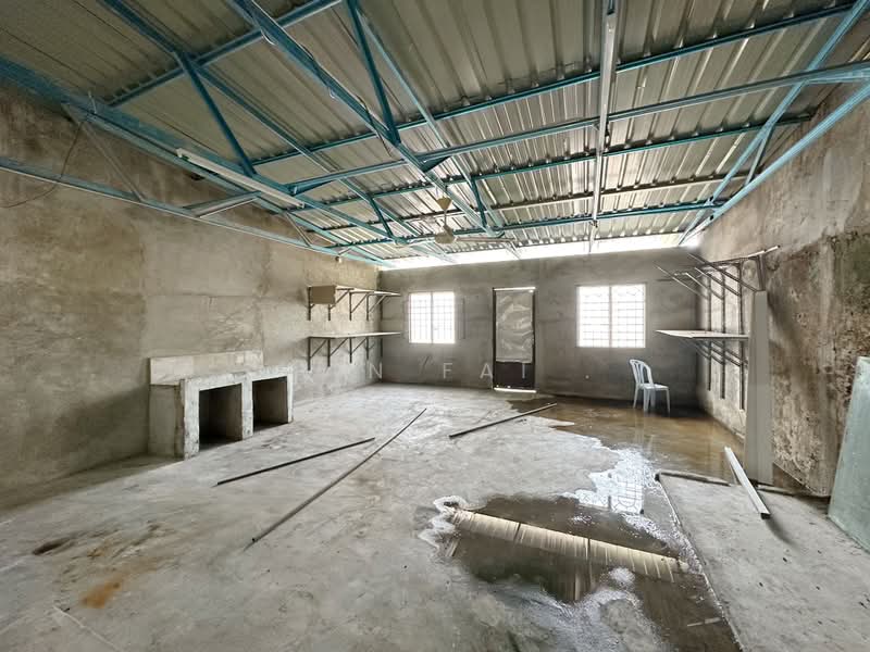 Shop for Rent in Taman Cheng Baru (Cheng) - Khin Fai . - Interior - PropertyGuru.com.my