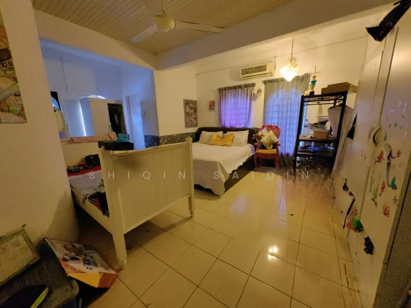 Bungalow House for Sale in Taman Melawati (Ulu Kelang) - Shiqin Saidin - Bedroom - PropertyGuru.com.my