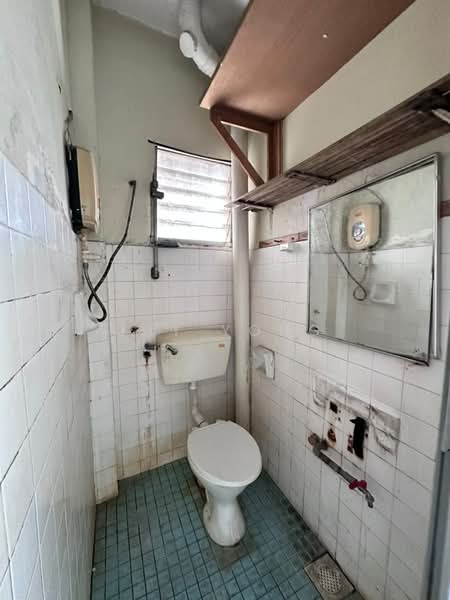 Pangsapuri untuk Dijual di Opal Apartment Kepong - Jay Yong - Bathroom - PropertyGuru.com.my