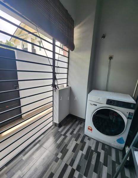 Rumah Teres 2-Tingkat untuk Dijual di Nilai Impian (Nilai) - Ong Jia Hui - Balcony - PropertyGuru.com.my