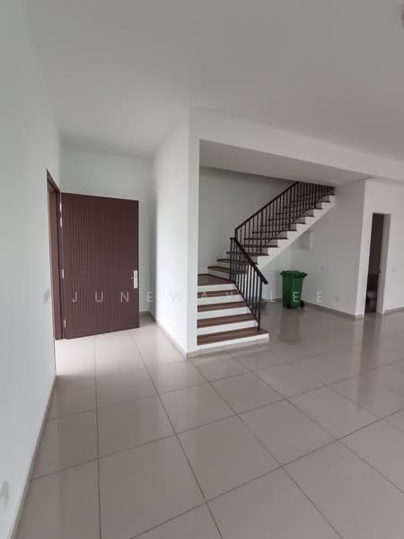 Terraced House for Sale in Semenyih (Selangor) - Juneway Lee - Entrance - PropertyGuru.com.my