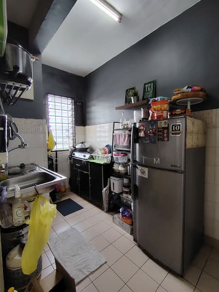 Pangsapuri untuk Dijual di Pangsapuri Permai - Chris Lim - Kitchen - PropertyGuru.com.my