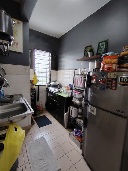 Pangsapuri untuk Dijual di Pangsapuri Permai - Chris Lim - Kitchen - PropertyGuru.com.my