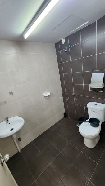Apartment for Rent at De Bayu Apartment - Shue Tan - Bathroom - PropertyGuru.com.my