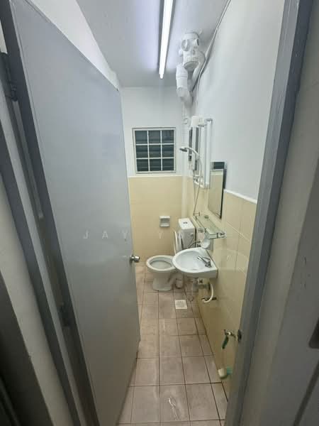 Pangsapuri untuk Dijual di saujana apartment - Jay Yong - Bathroom - PropertyGuru.com.my