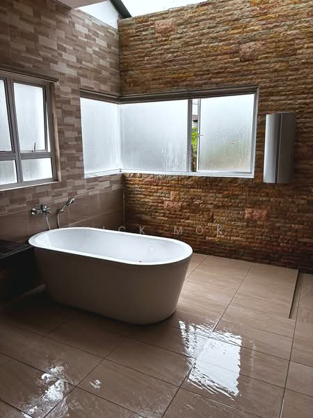 Rumah Berkembar untuk Dijual di Damansara Legenda (Petaling Jaya) - Nick Mok - Bathroom - PropertyGuru.com.my
