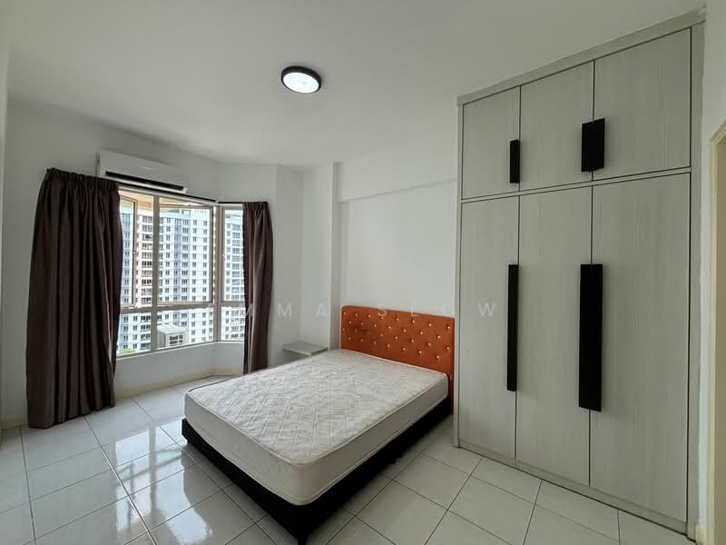 Kondominium untuk Disewa di Gold Coast Resort Condominium - Emma Seow - Bedroom - PropertyGuru.com.my