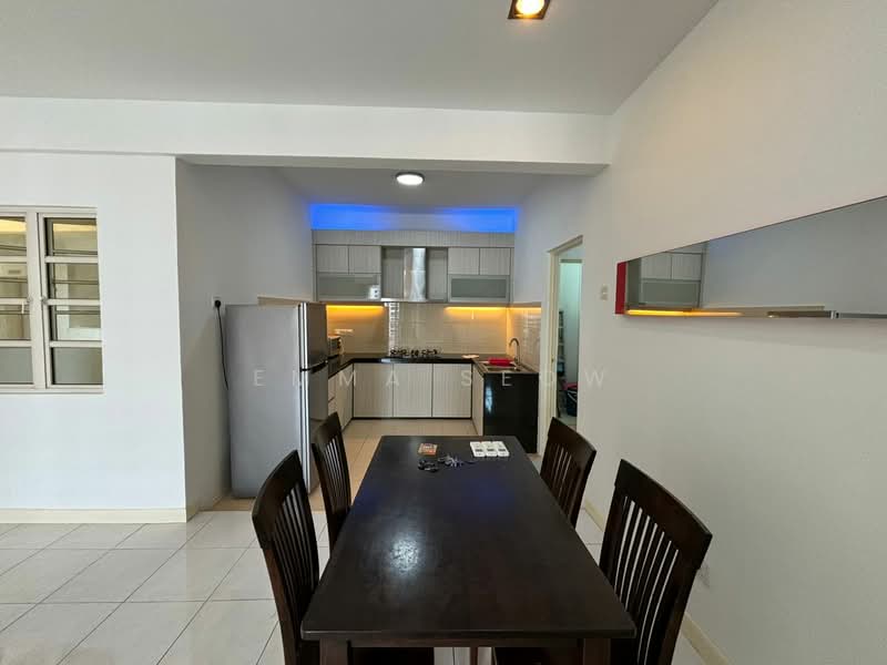 Kondominium untuk Disewa di Gold Coast Resort Condominium - Emma Seow - Kitchen - PropertyGuru.com.my