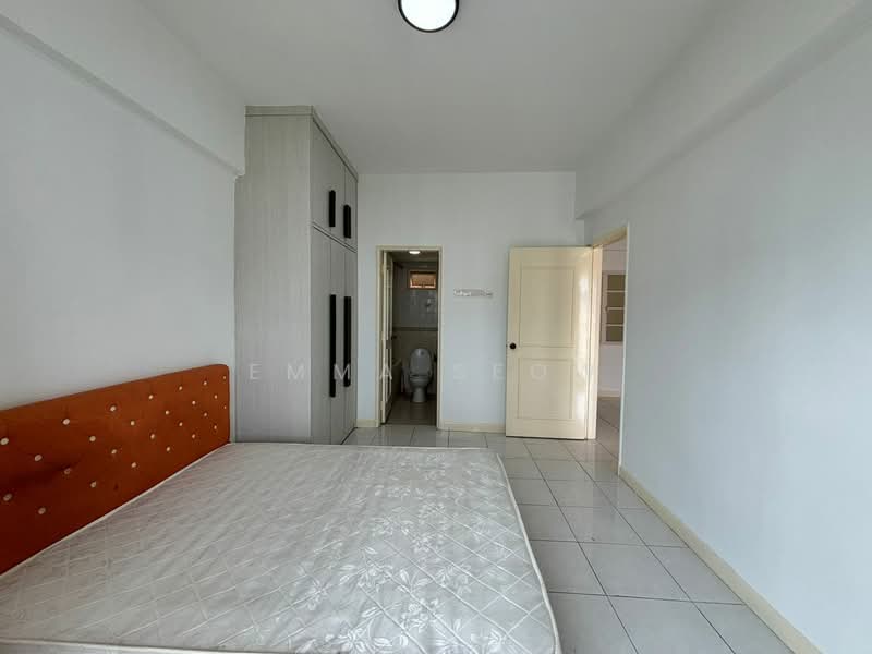 Kondominium untuk Disewa di Gold Coast Resort Condominium - Emma Seow - Bedroom - PropertyGuru.com.my