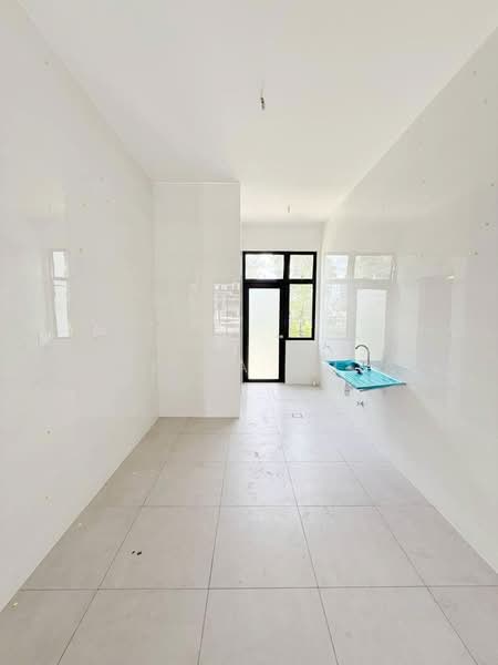 2-storey Terraced House for Sale in Setia Eco Cascadia (Tebrau) - Stella Chia - Kitchen - PropertyGuru.com.my