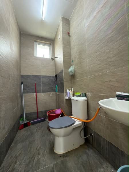 2-storey Terraced House for Sale in Skudai (Johor) - Eva Siow - Bathroom - PropertyGuru.com.my