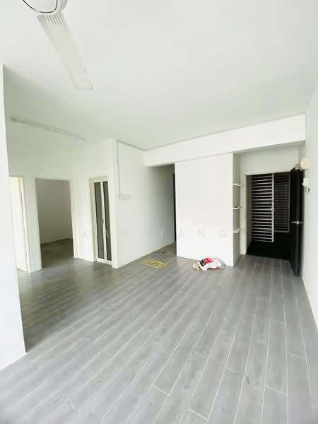 Pangsapuri untuk Dijual di Skyridge Apartment - Kah Yang - Living Room - PropertyGuru.com.my
