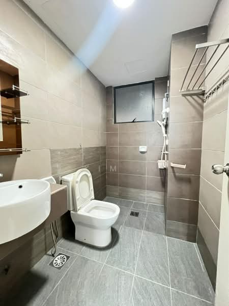 Kediaman Servis untuk Disewa di ARC @ Austin Hills - Kim . - Bathroom - PropertyGuru.com.my
