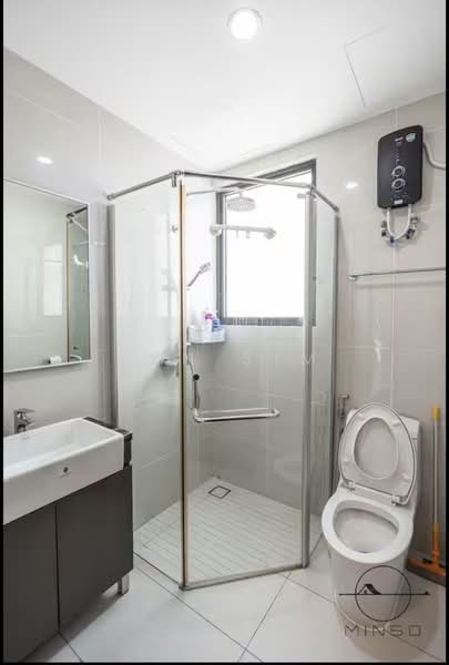 Condominium for Rent at Kings Bay @ Country Garden Danga Bay - Ken Sim - Bathroom - PropertyGuru.com.my