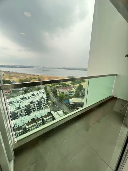 Kediaman Servis untuk Disewa di Paragon Residences @ Straits View - Poul Sng - Balcony - PropertyGuru.com.my