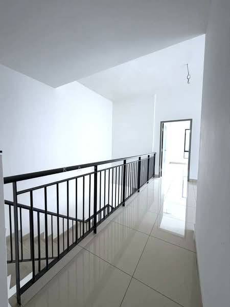 Cluster House for Sale in Taman Glenmarie (Johor Bahru) - Karl Lim - Corridor - PropertyGuru.com.my